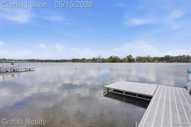 2901 School Lake Drive, Brighton, MI 48114