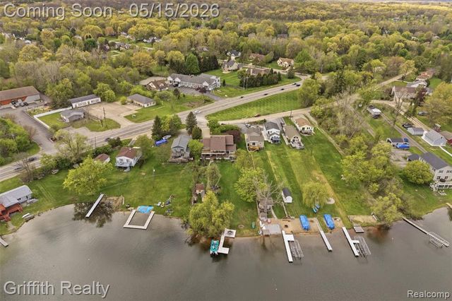 2901 School Lake Drive, Brighton, MI 48114