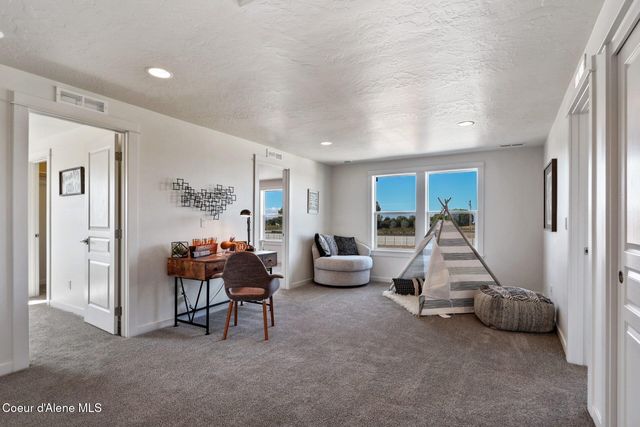 6663 W CONSTANTINE LN, Rathdrum, ID 83858