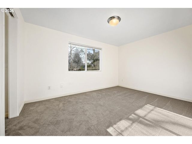 6311 Se WOODSTOCK Blvd, Portland, OR 97206