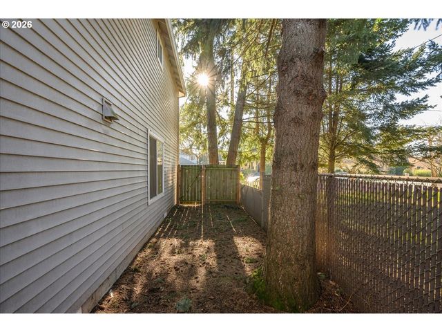 6311 Se WOODSTOCK Blvd, Portland, OR 97206