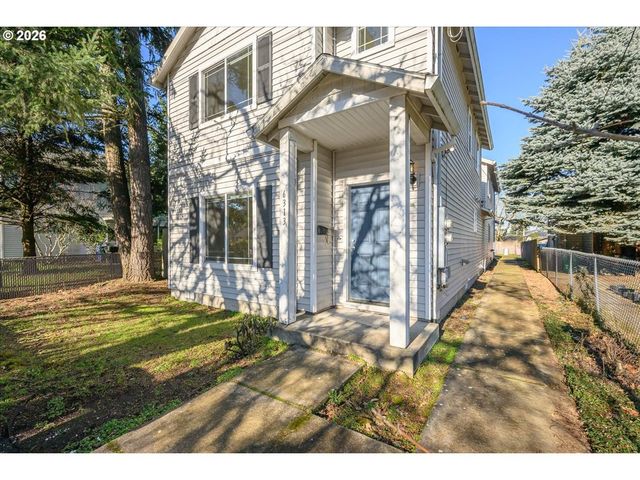 6311 Se WOODSTOCK Blvd, Portland, OR 97206