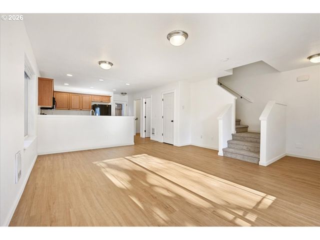 6311 Se WOODSTOCK Blvd, Portland, OR 97206