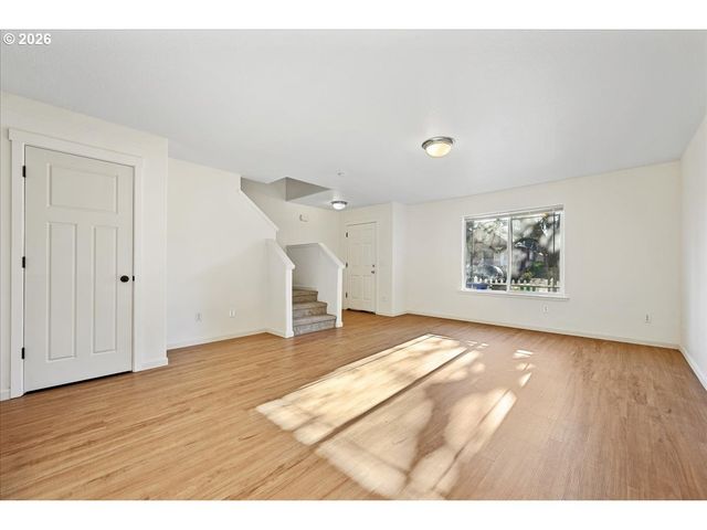 6311 Se WOODSTOCK Blvd, Portland, OR 97206