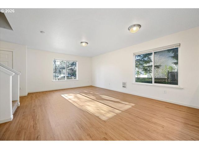 6311 Se WOODSTOCK Blvd, Portland, OR 97206