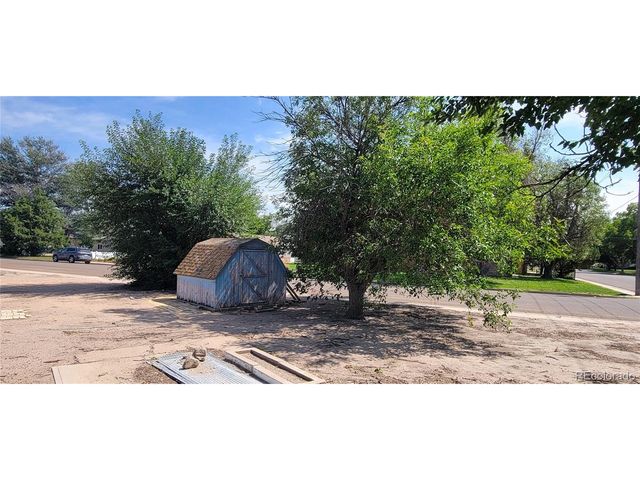 312 E 6th St, Julesburg, CO 80737