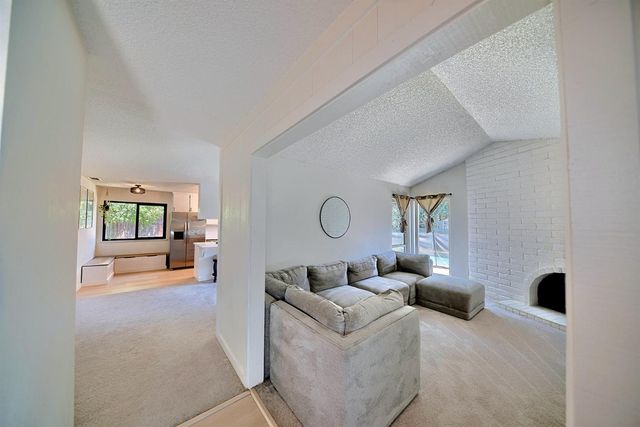 8238 Ferncreek Ct, Citrus Heights, CA 95621