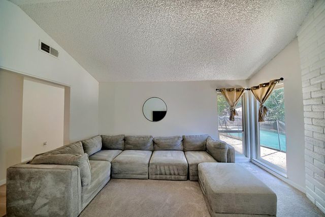 8238 Ferncreek Ct, Citrus Heights, CA 95621