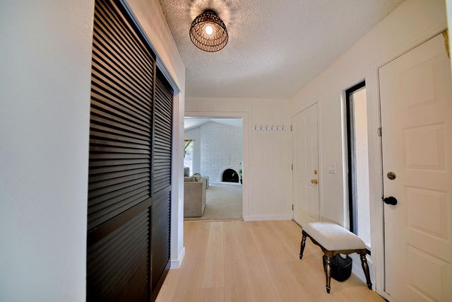 8238 Ferncreek Ct, Citrus Heights, CA 95621