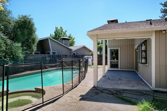 8238 Ferncreek Ct, Citrus Heights, CA 95621