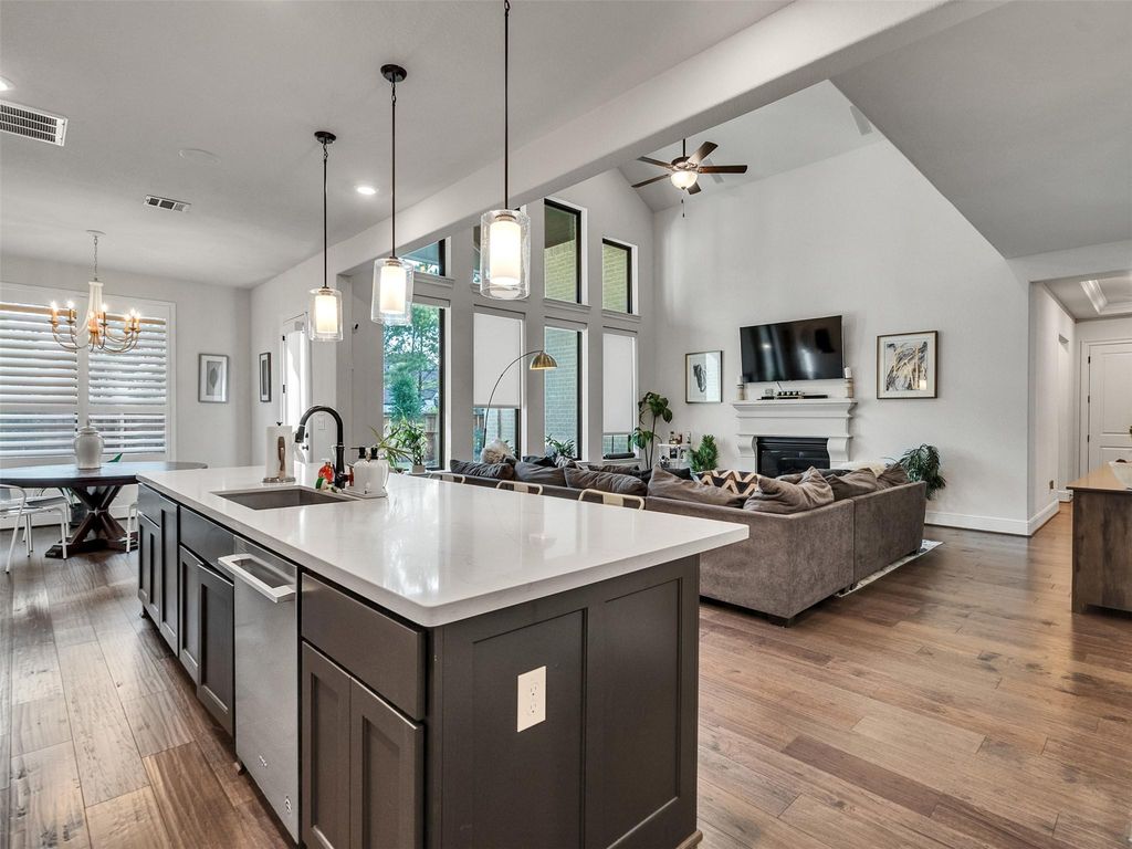 8530 Tynan Ridge Drive, Magnolia, TX 77354