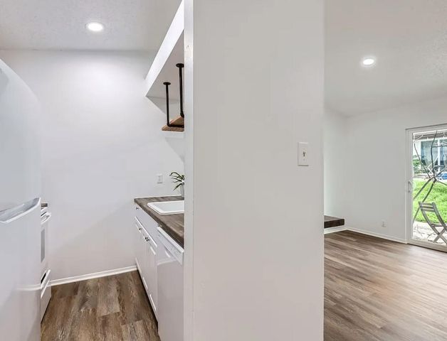 1301 Hollow Creek DR 2, Austin, TX 78704