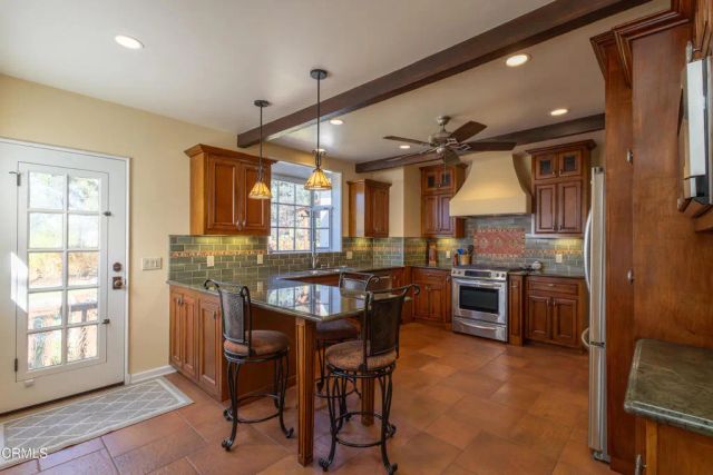 2069 Mar Vista Avenue, Altadena, CA 91001