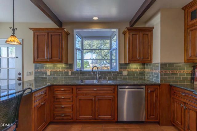 2069 Mar Vista Avenue, Altadena, CA 91001