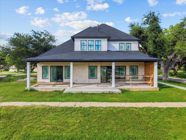 721 S Kansas Avenue, League City, TX 77573