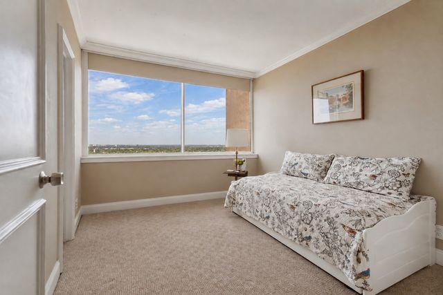 6211 W Northwest Highway 2702, Dallas, TX 75225