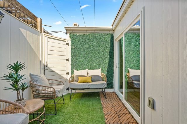 57 Rock Creek Dr, Corpus Christi, TX 78412