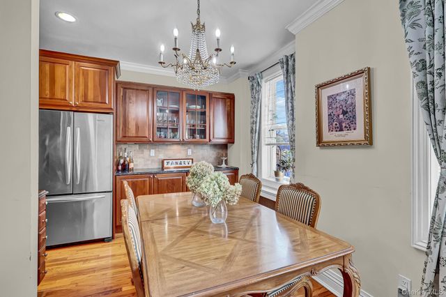 111 7th Street 304, Garden City, NY 11530