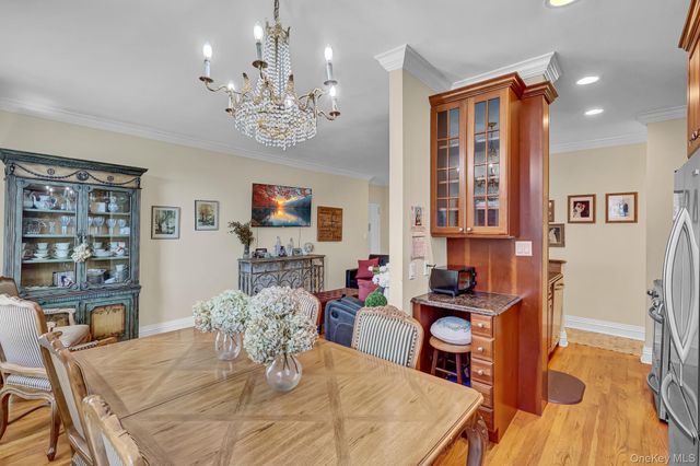 111 7th Street 304, Garden City, NY 11530