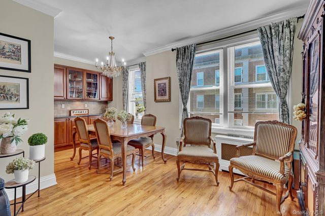 111 7th Street 304, Garden City, NY 11530
