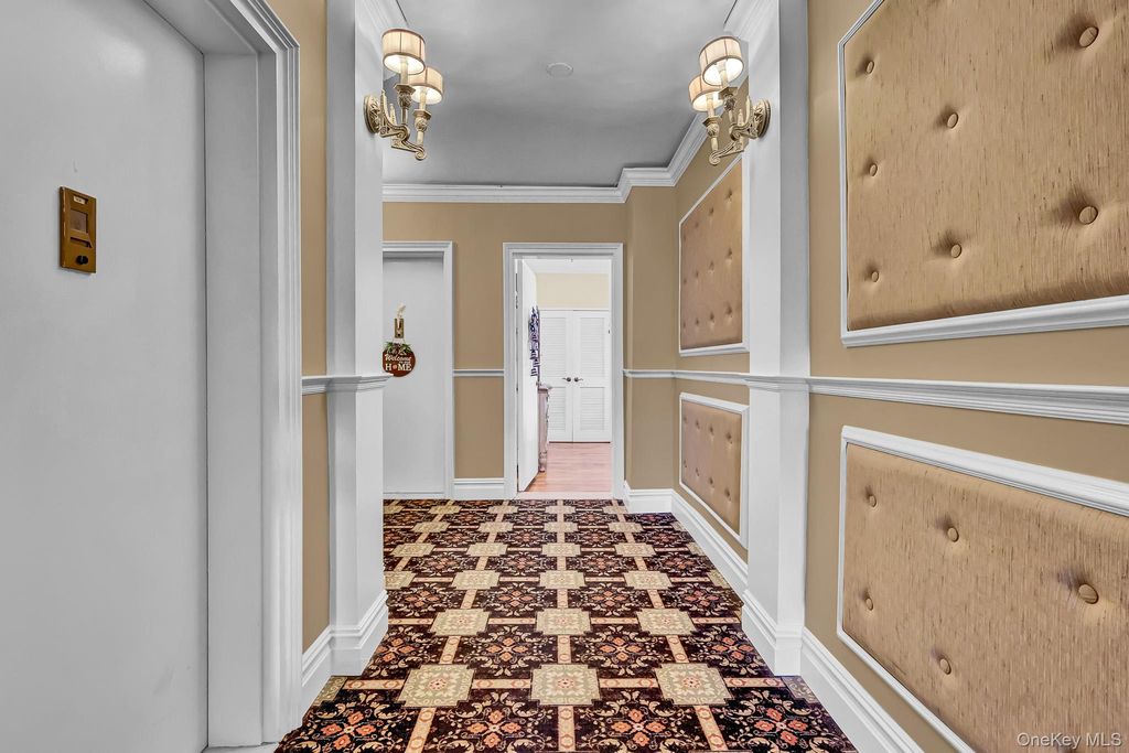 111 7th Street 304, Garden City, NY 11530 — exterior