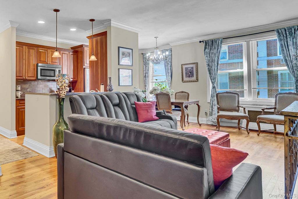 111 7th Street 304, Garden City, NY 11530 — photo 4
