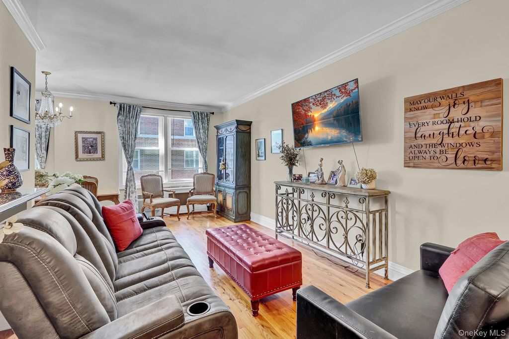 111 7th Street 304, Garden City, NY 11530 — photo 5