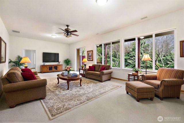 17705 92nd Ave East, Puyallup, WA 98375