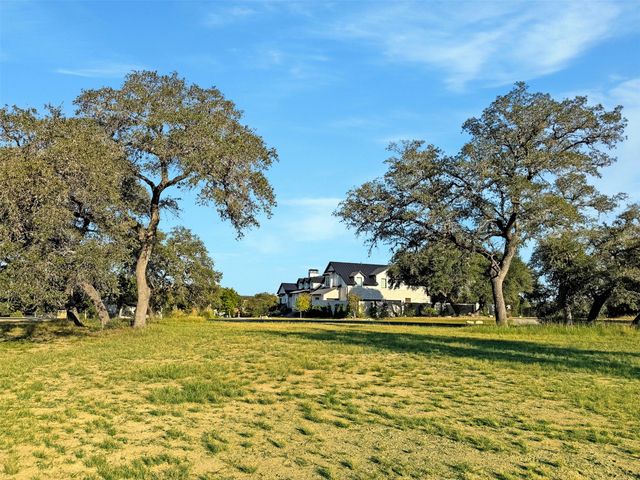 25700 Cliff Circle, Spicewood, TX 78657