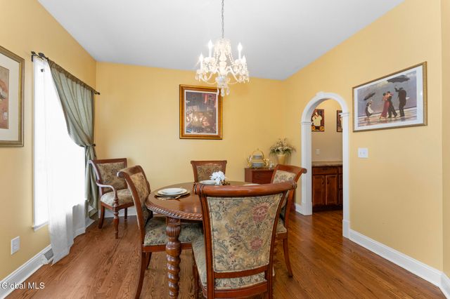 2 Goldfield Lane, Clifton Park, NY 12148