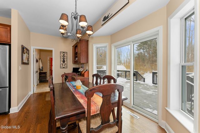 2 Goldfield Lane, Clifton Park, NY 12148