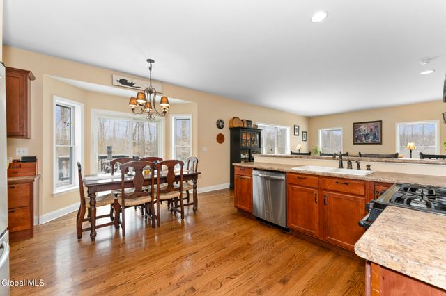 2 Goldfield Lane, Clifton Park, NY 12148