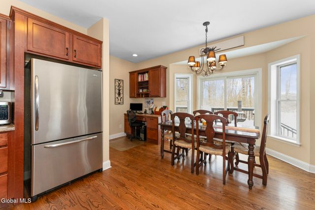 2 Goldfield Lane, Clifton Park, NY 12148