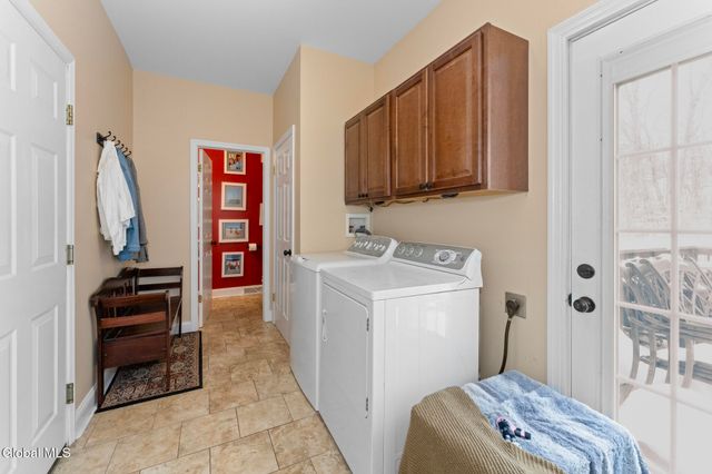 2 Goldfield Lane, Clifton Park, NY 12148