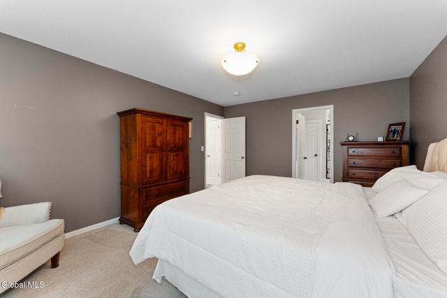 2 Goldfield Lane, Clifton Park, NY 12148