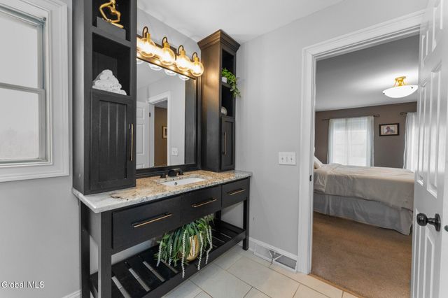 2 Goldfield Lane, Clifton Park, NY 12148