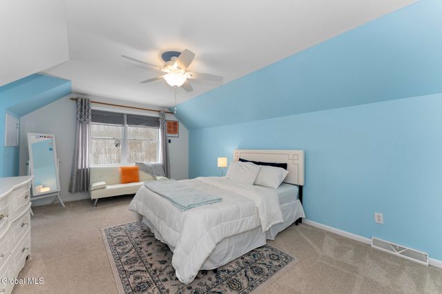 2 Goldfield Lane, Clifton Park, NY 12148