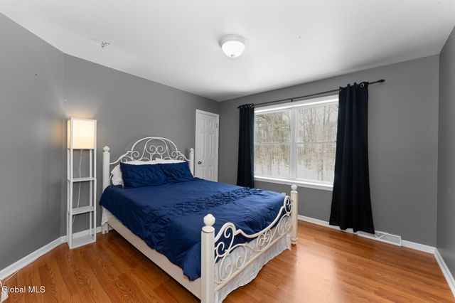 2 Goldfield Lane, Clifton Park, NY 12148