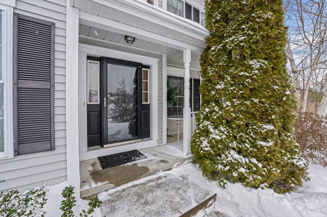 2 Goldfield Lane, Clifton Park, NY 12148