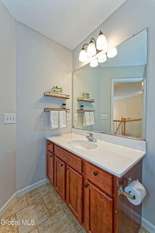 2 Goldfield Lane, Clifton Park, NY 12148