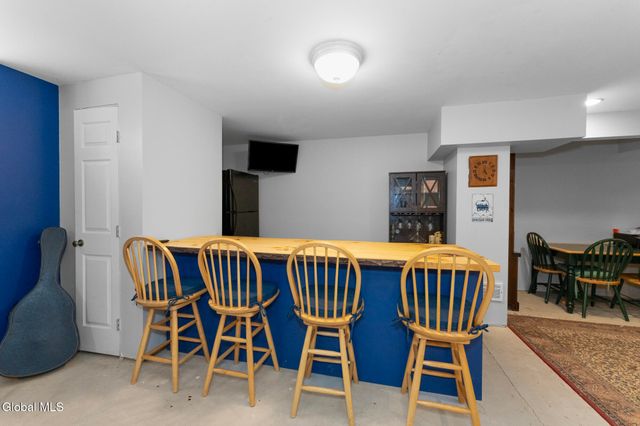 2 Goldfield Lane, Clifton Park, NY 12148