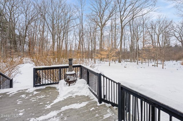 2 Goldfield Lane, Clifton Park, NY 12148