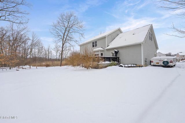 2 Goldfield Lane, Clifton Park, NY 12148