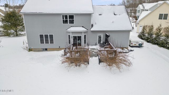 2 Goldfield Lane, Clifton Park, NY 12148