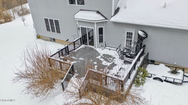 2 Goldfield Lane, Clifton Park, NY 12148