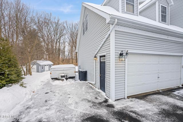 2 Goldfield Lane, Clifton Park, NY 12148