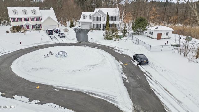 2 Goldfield Lane, Clifton Park, NY 12148