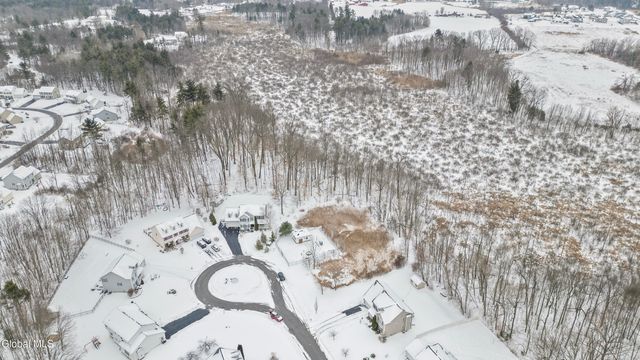 2 Goldfield Lane, Clifton Park, NY 12148