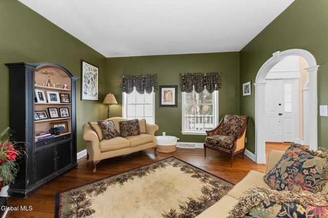 2 Goldfield Lane, Clifton Park, NY 12148