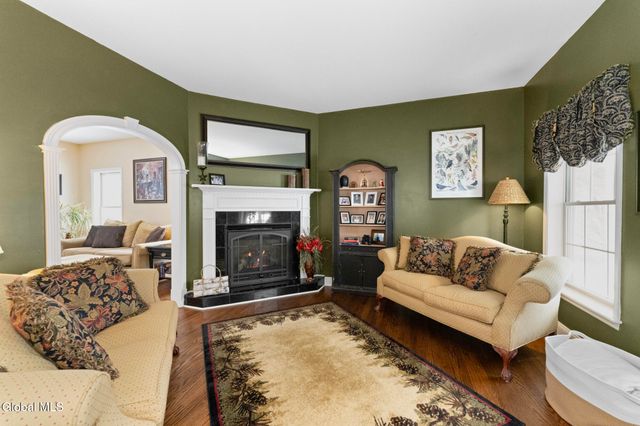 2 Goldfield Lane, Clifton Park, NY 12148